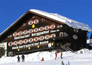 Gertraud in der Sonne Loferer Alm